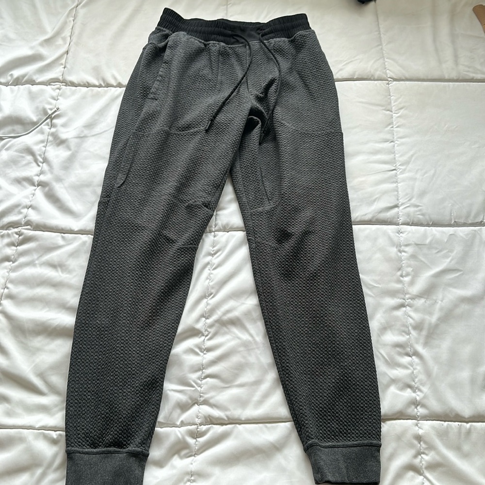 Lululemon like new joggers